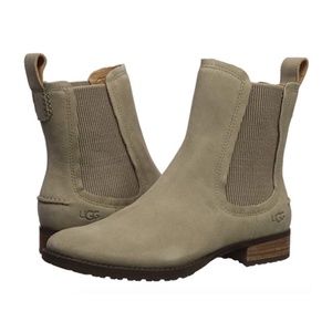 UGG Hillhurst Waterproof Chelsea Boot Bluff Sand
